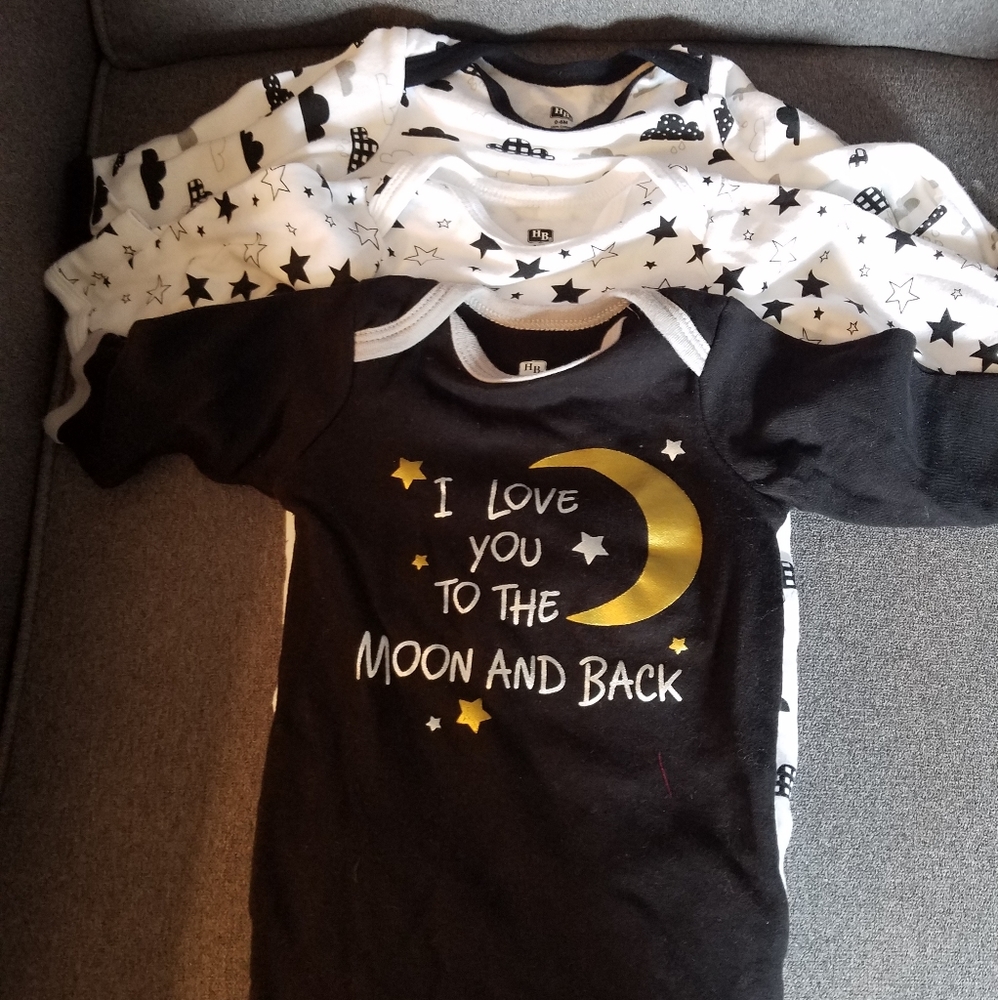 4 cute like new baby gowns 0-6 months